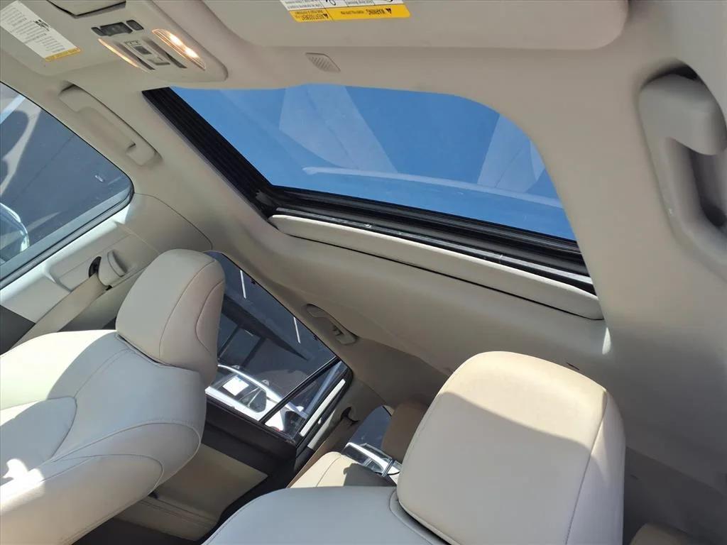 used 2020 Toyota Highlander car, priced at $27,900