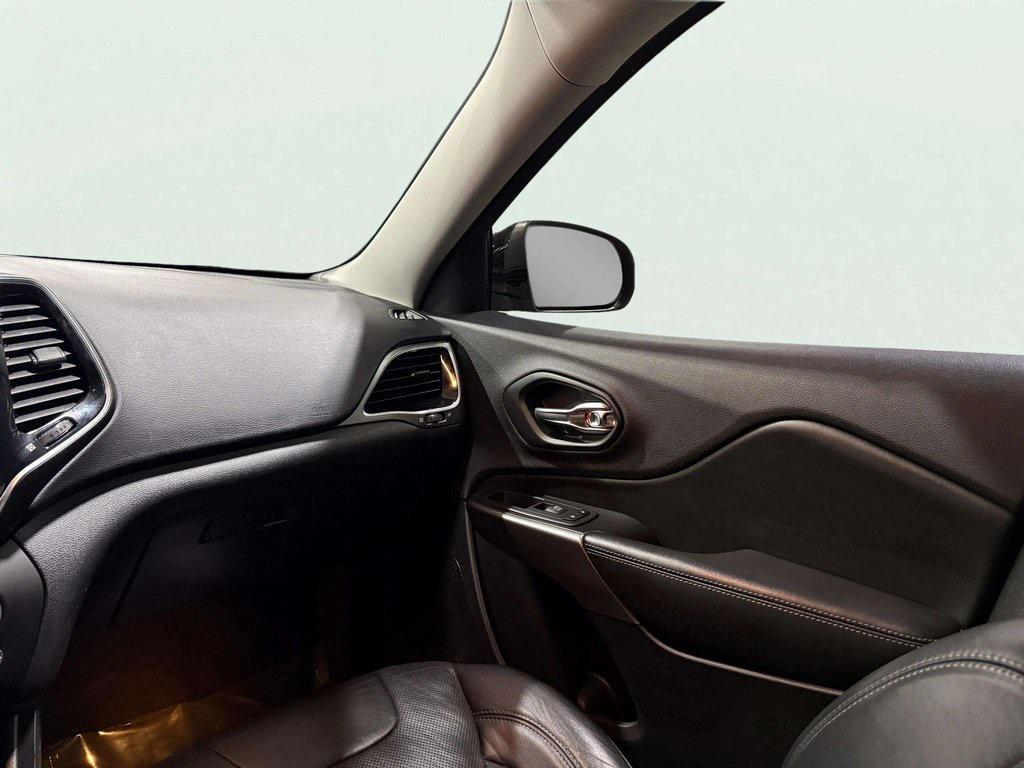 used 2019 Jeep Cherokee car, priced at $13,446