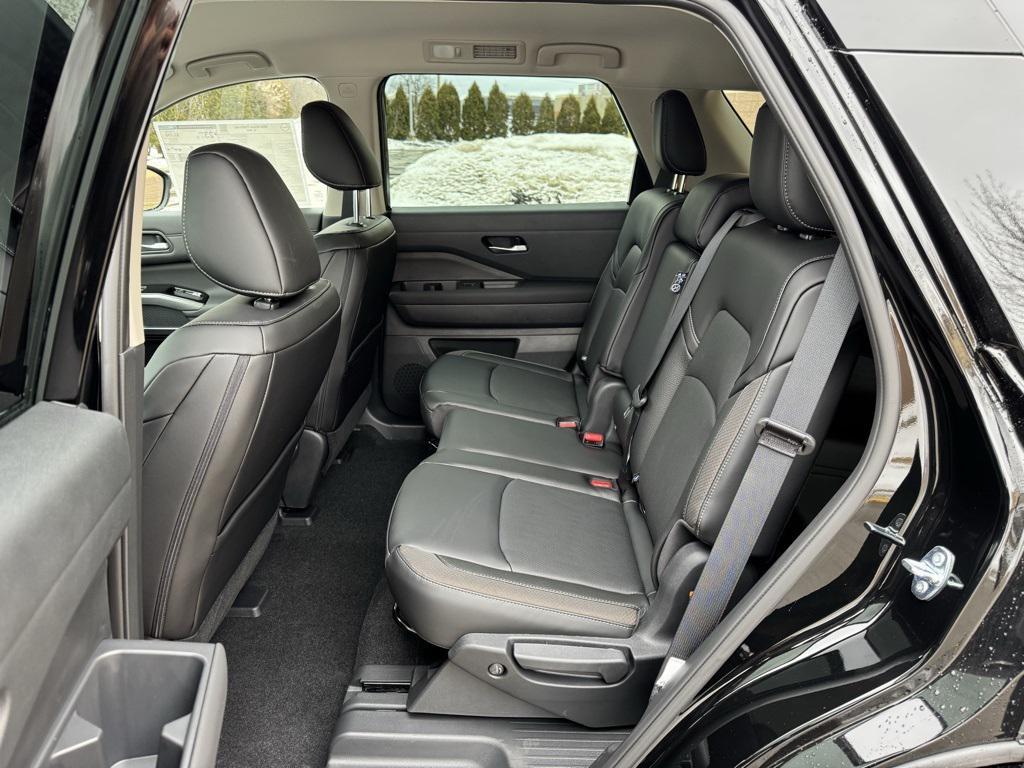 new 2026 Nissan Pathfinder car, priced at $42,119