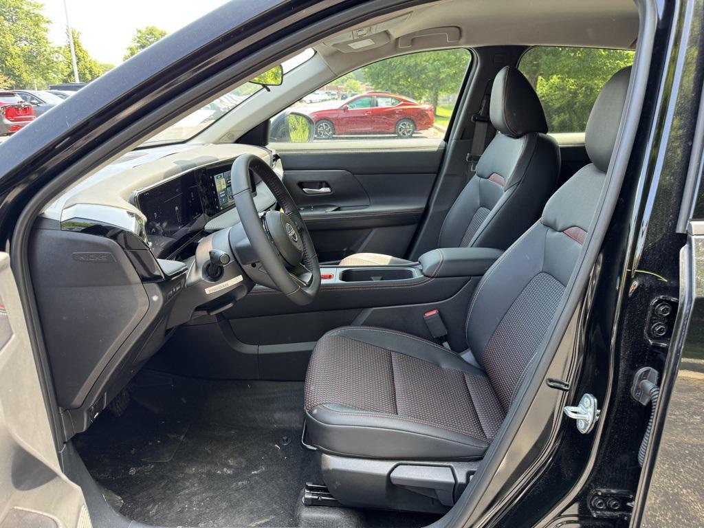 new 2025 Nissan Kicks car, priced at $26,002