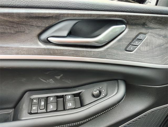 new 2026 Jeep Grand Cherokee car, priced at $50,780