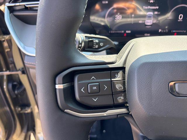 new 2026 Jeep Cherokee car, priced at $39,472