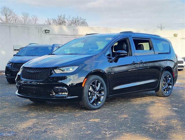 new 2026 Chrysler Pacifica car, priced at $45,022