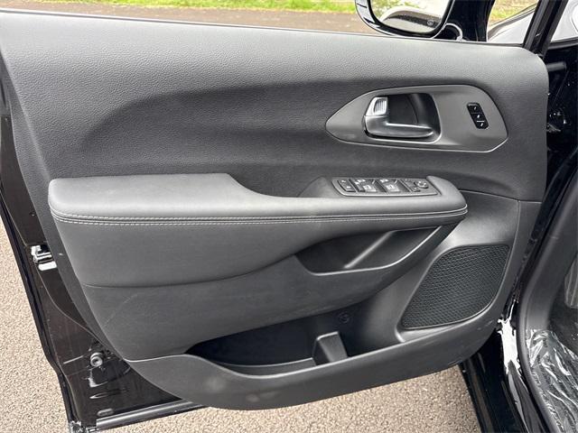 new 2026 Chrysler Pacifica car, priced at $43,487