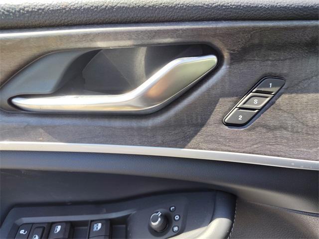 new 2025 Jeep Grand Cherokee car, priced at $43,237