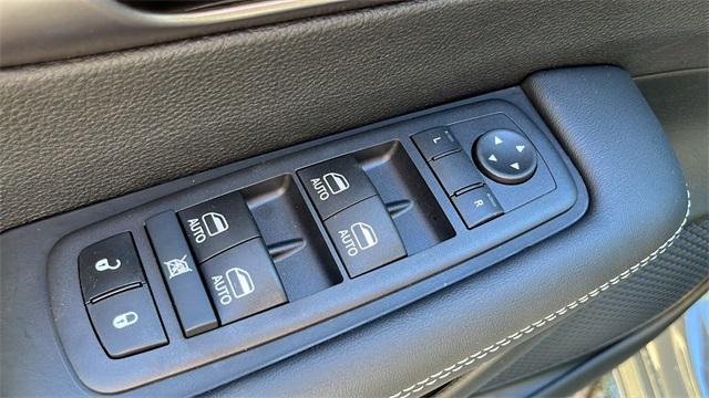 new 2025 Chrysler Pacifica car, priced at $47,587