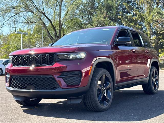 new 2025 Jeep Grand Cherokee car, priced at $42,337