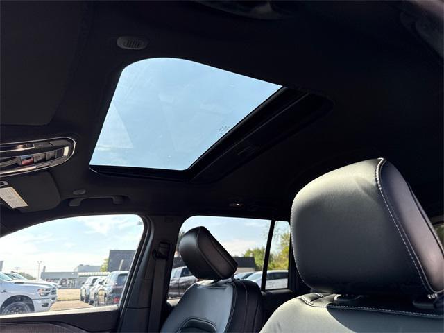 new 2025 Jeep Grand Cherokee car, priced at $42,337