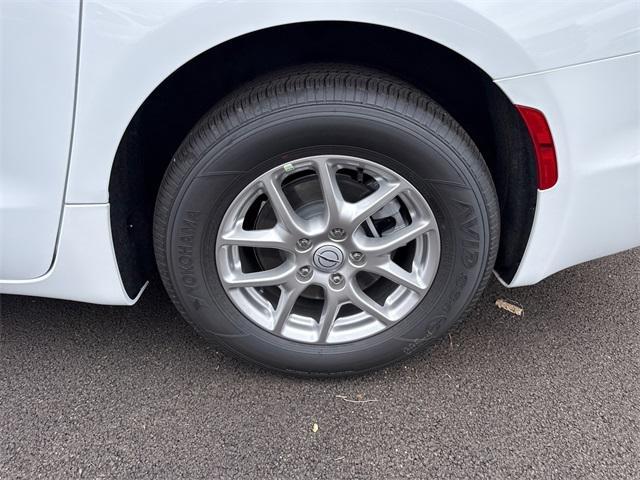 new 2026 Chrysler Pacifica car, priced at $39,487