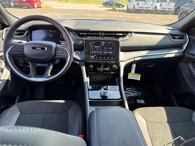 new 2025 Jeep Grand Cherokee car, priced at $42,337