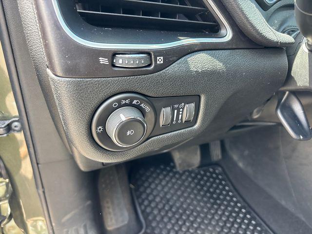 used 2021 Jeep Cherokee car, priced at $21,408