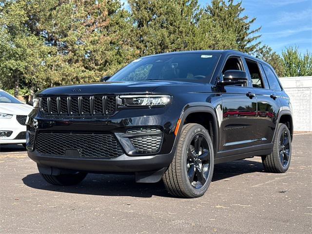 new 2025 Jeep Grand Cherokee car, priced at $42,337