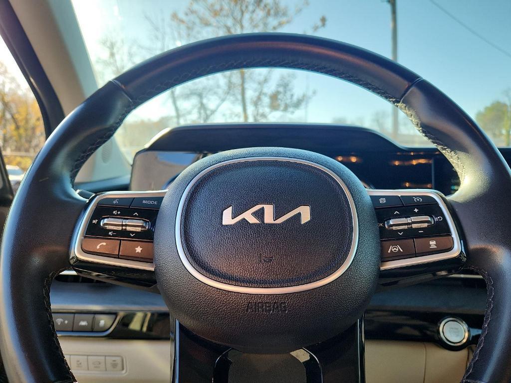 used 2022 Kia Carnival car, priced at $32,500