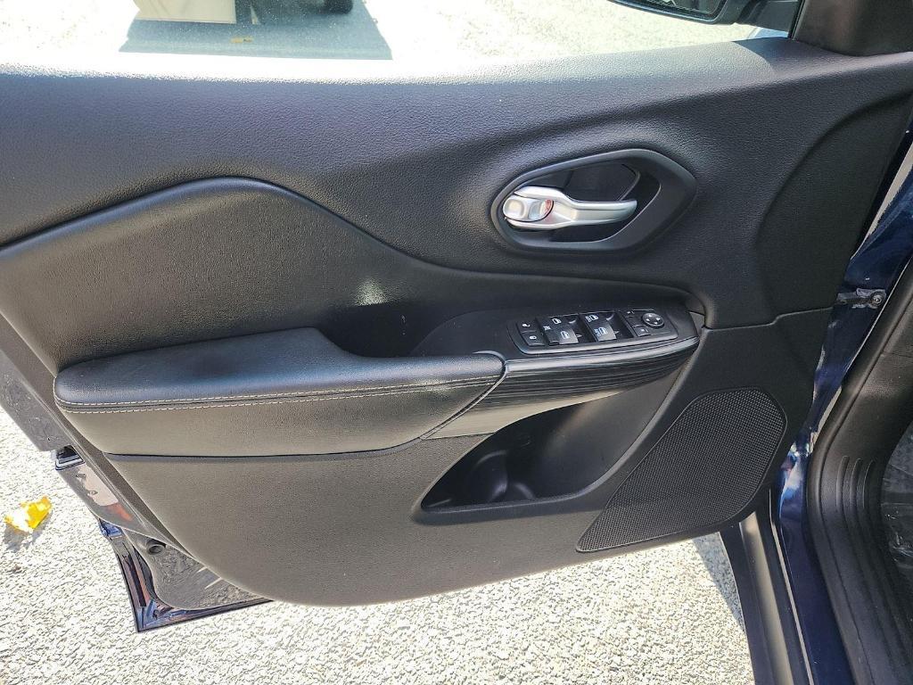 used 2015 Jeep Cherokee car, priced at $10,000