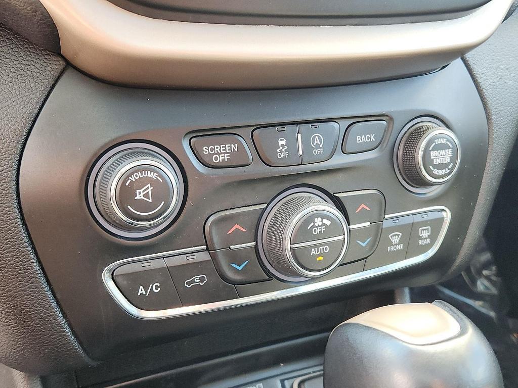 used 2015 Jeep Cherokee car, priced at $10,000