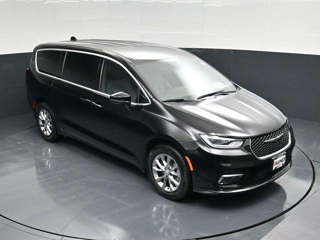 new 2026 Chrysler Pacifica car, priced at $42,487