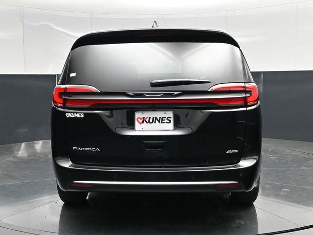new 2027 Chrysler Pacifica car, priced at $48,706