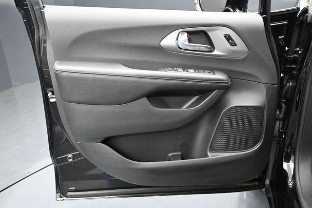new 2027 Chrysler Pacifica car, priced at $48,706