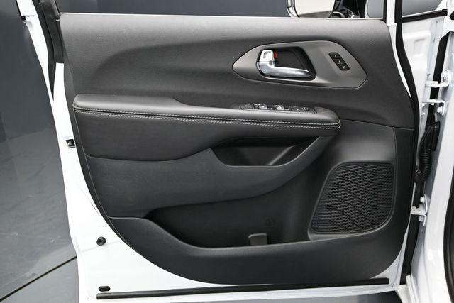 new 2027 Chrysler Pacifica car, priced at $47,214