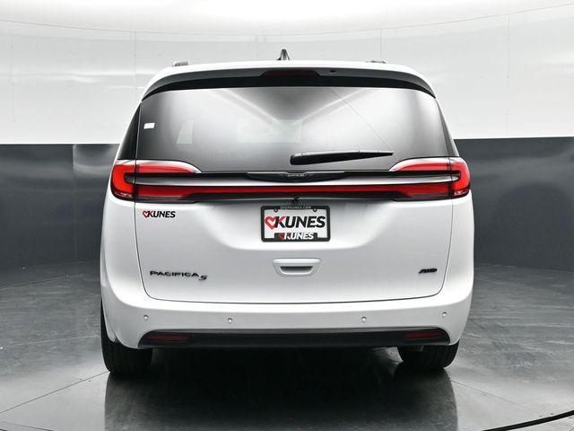 new 2026 Chrysler Pacifica car, priced at $47,169