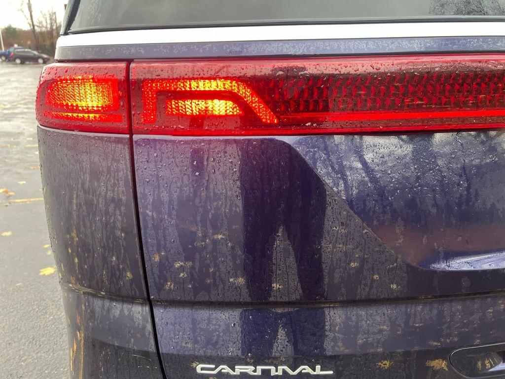 used 2024 Kia Carnival car, priced at $31,799