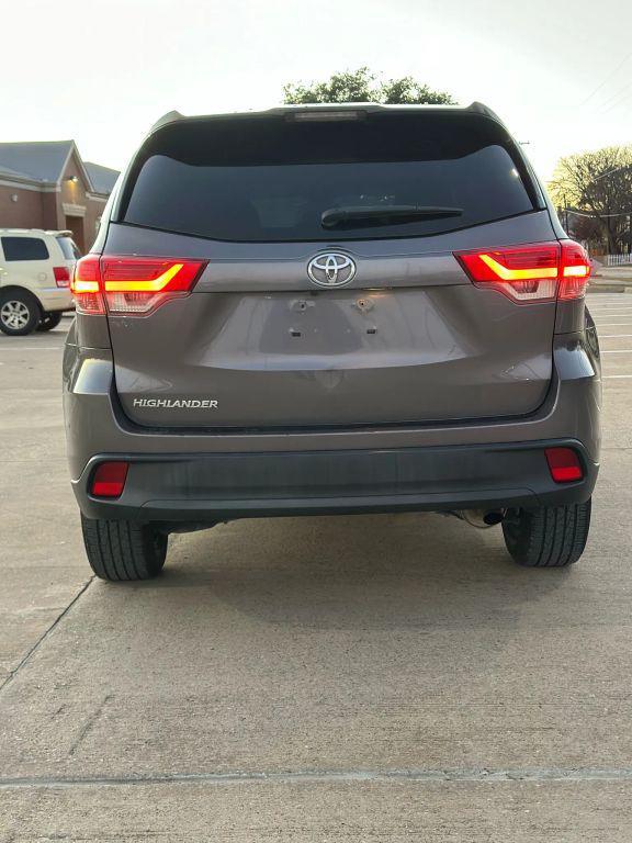 used 2018 Toyota Highlander car, priced at $13,850
