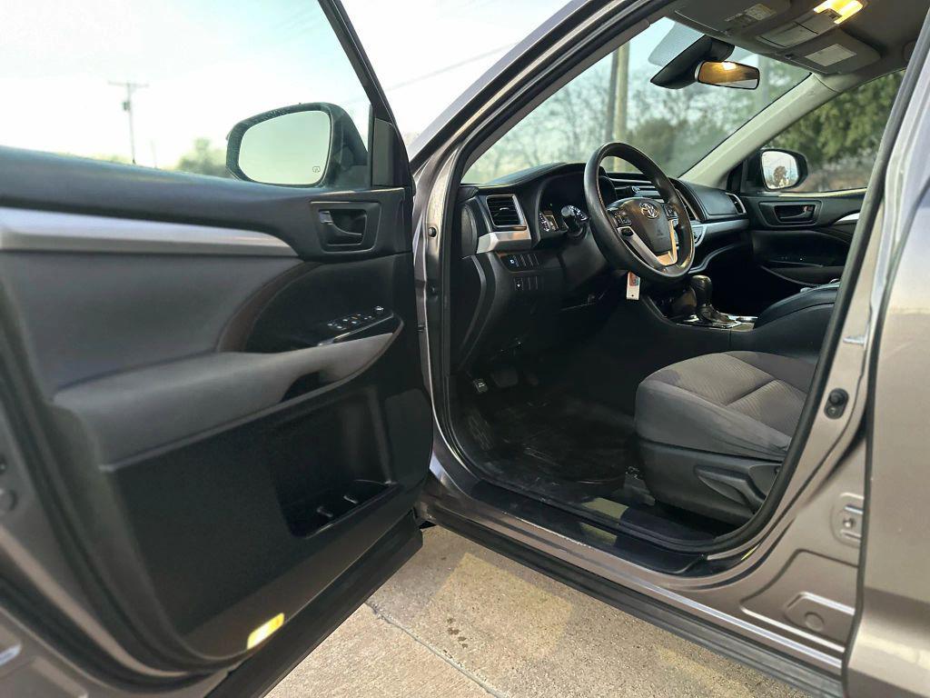 used 2018 Toyota Highlander car, priced at $13,850