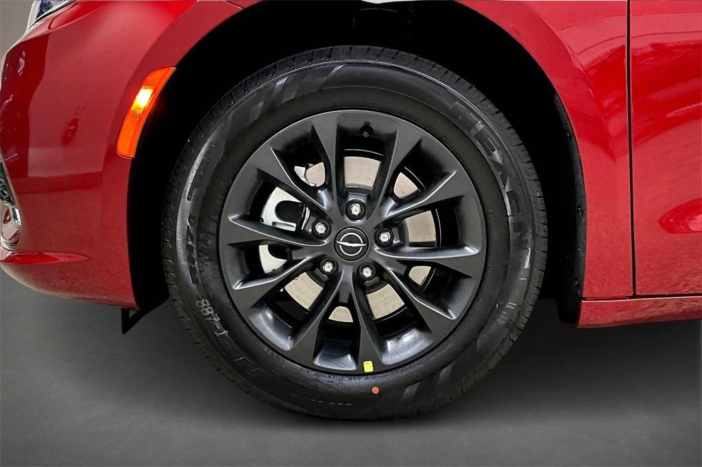 new 2025 Chrysler Pacifica car, priced at $38,900