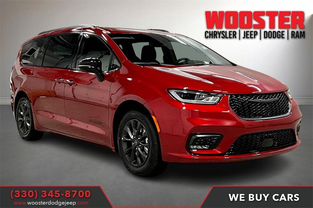 new 2025 Chrysler Pacifica car, priced at $39,400