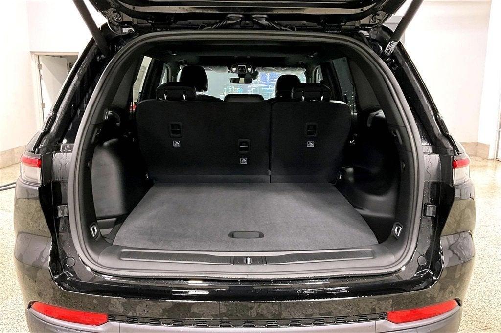 new 2026 Jeep Grand Cherokee car, priced at $48,750