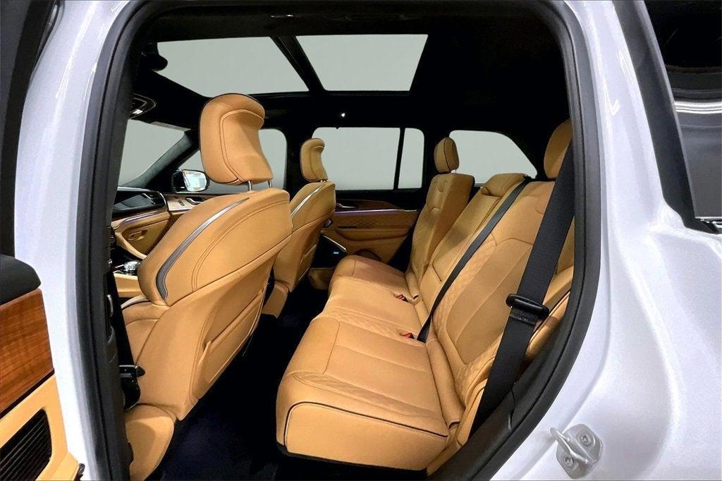 new 2025 Jeep Grand Cherokee car, priced at $62,650