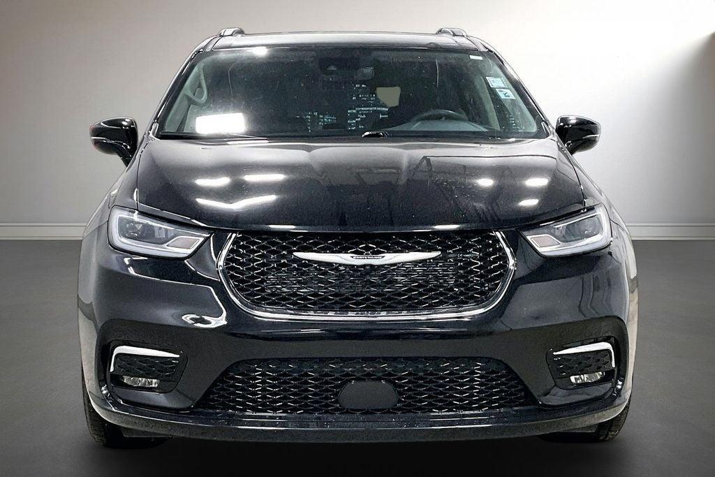 used 2022 Chrysler Pacifica car, priced at $31,000