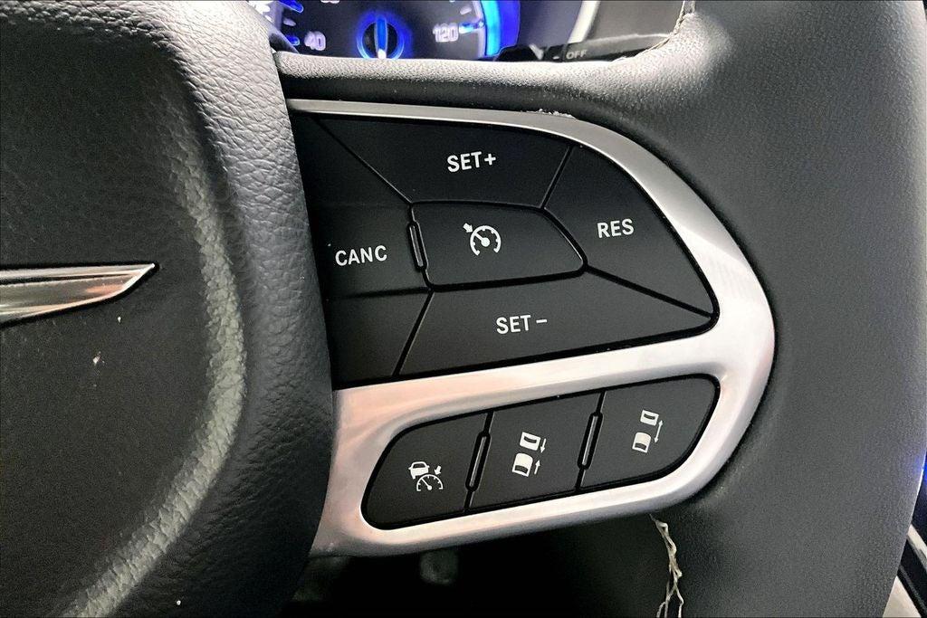 used 2022 Chrysler Pacifica car, priced at $31,000