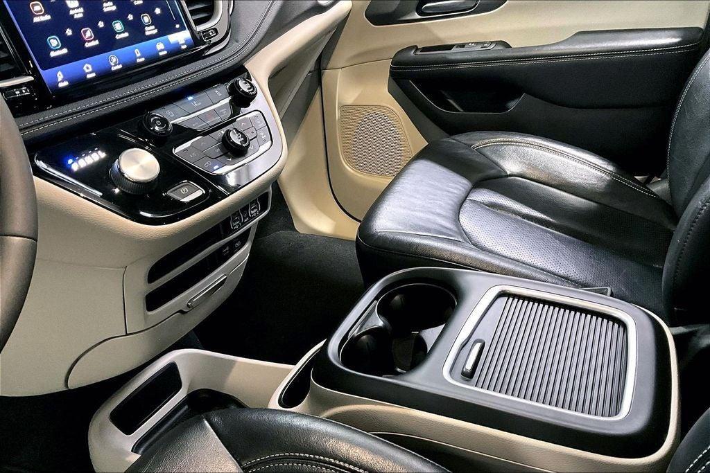 used 2022 Chrysler Pacifica car, priced at $31,000