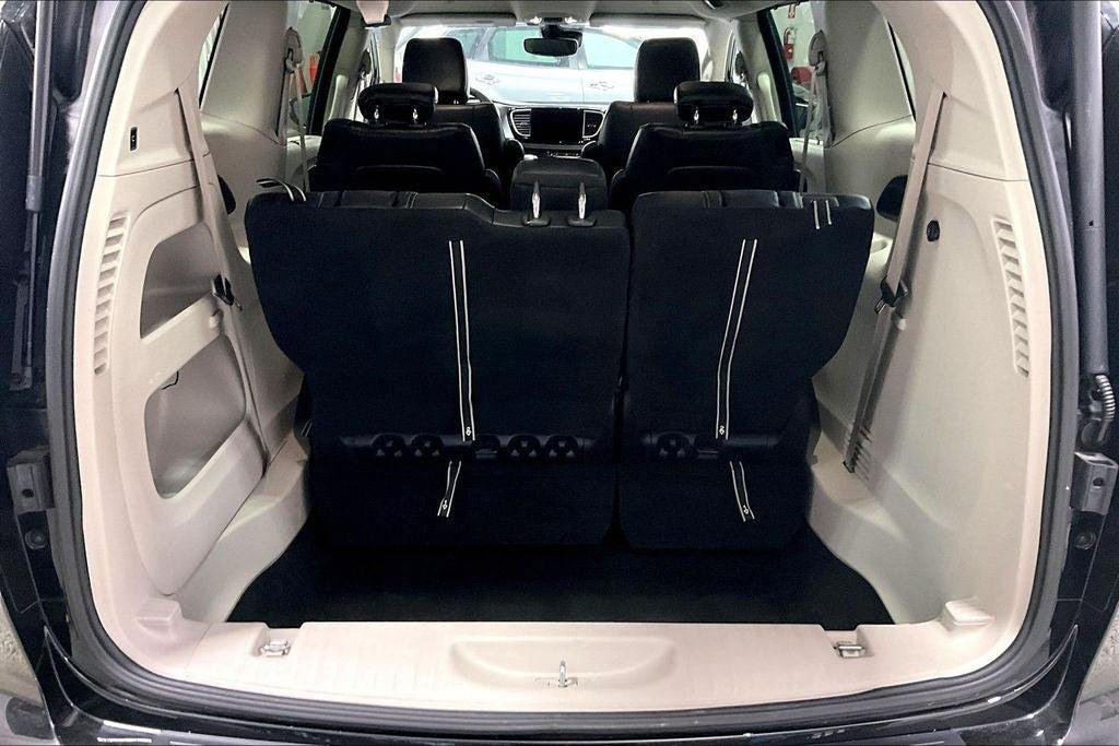 used 2022 Chrysler Pacifica car, priced at $31,000