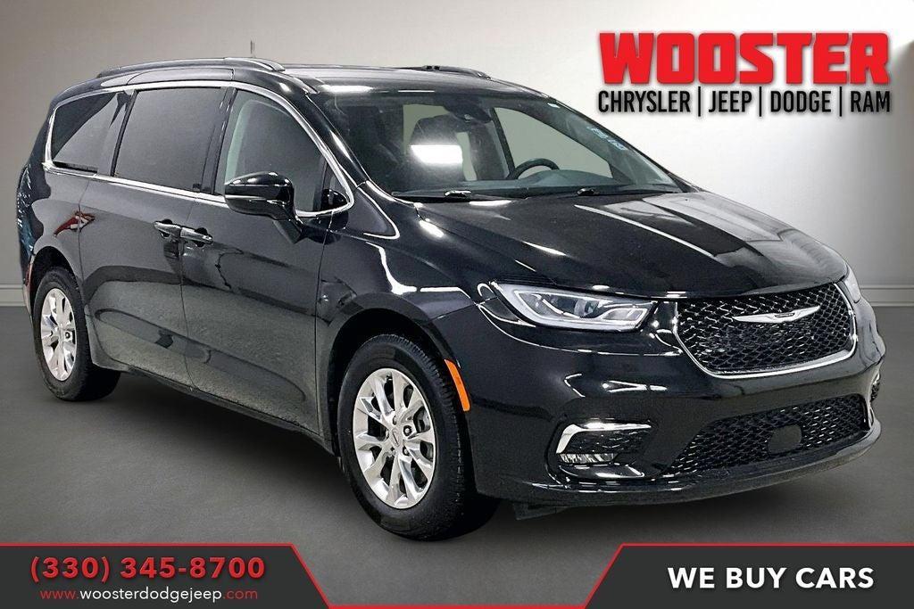used 2022 Chrysler Pacifica car, priced at $31,000