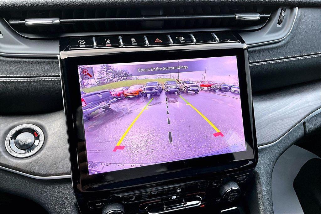 used 2024 Jeep Grand Cherokee car, priced at $35,900