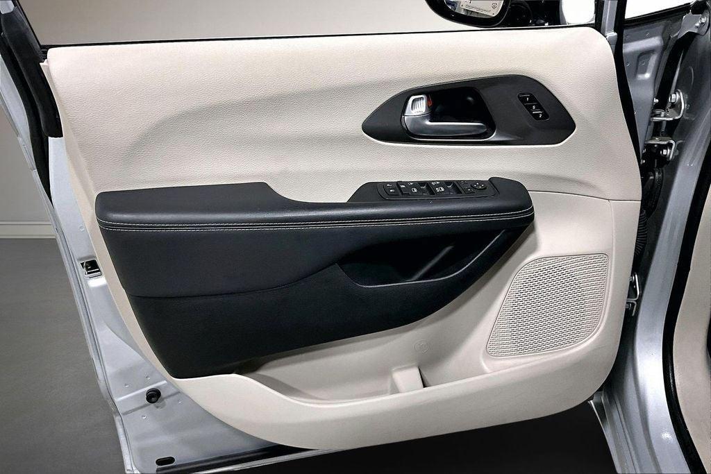 used 2024 Chrysler Pacifica car, priced at $30,500