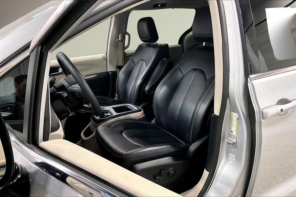 used 2024 Chrysler Pacifica car, priced at $30,500