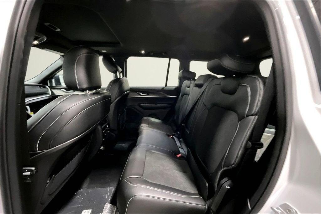 new 2026 Jeep Grand Cherokee car, priced at $43,995