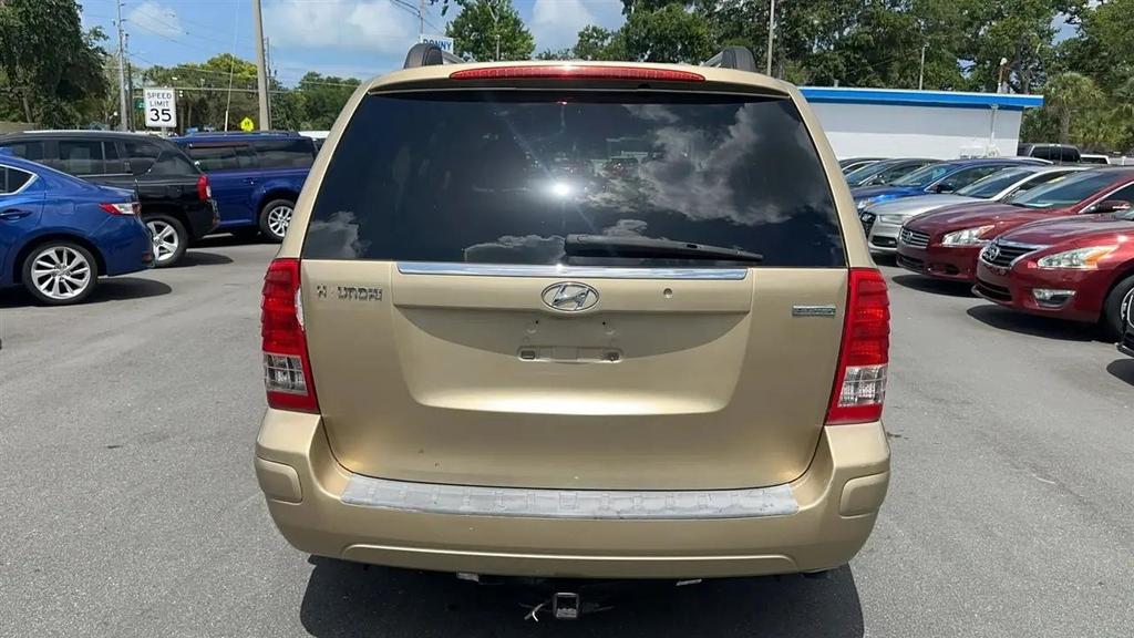 used 2007 Hyundai Entourage car, priced at $1,900