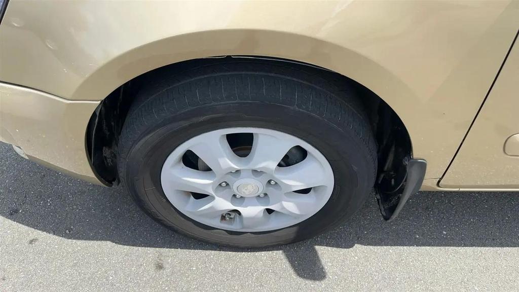 used 2007 Hyundai Entourage car, priced at $1,900