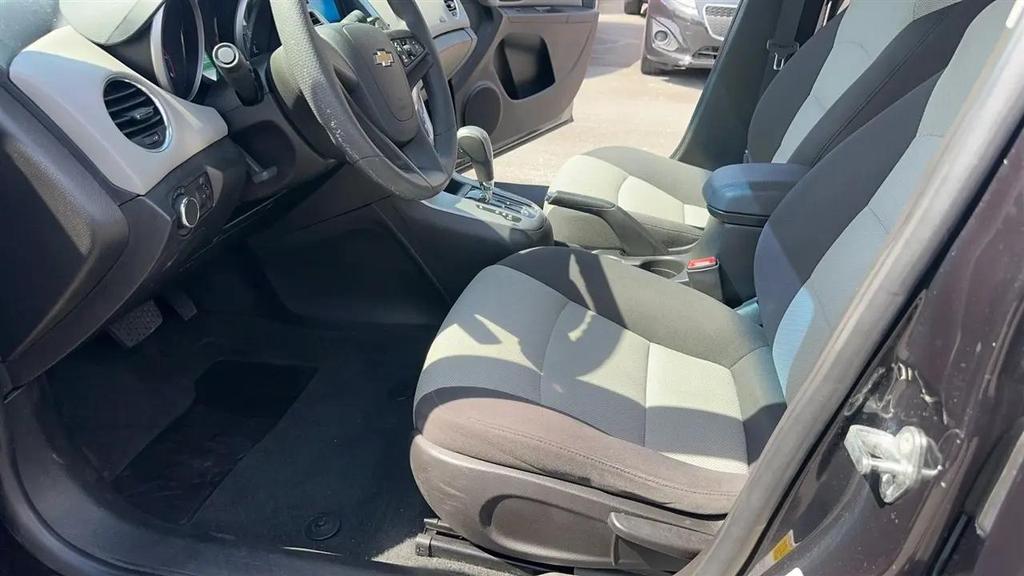used 2016 Chevrolet Cruze Limited car, priced at $6,200