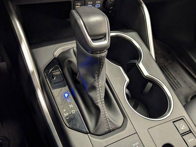 used 2025 Toyota Highlander car, priced at $40,897