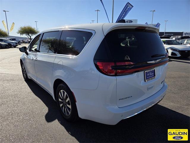 used 2024 Chrysler Pacifica Hybrid car, priced at $29,500