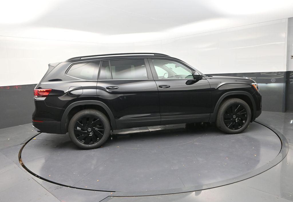 new 2026 Volkswagen Atlas car, priced at $45,022