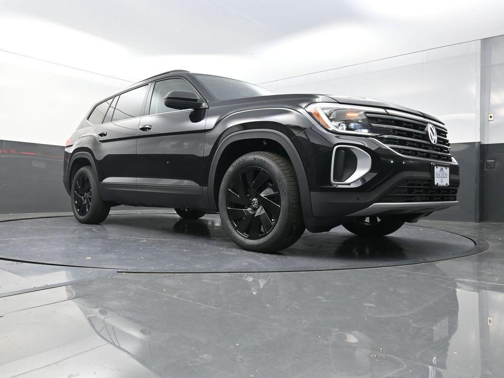 new 2026 Volkswagen Atlas car, priced at $45,022