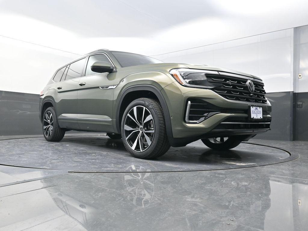 new 2026 Volkswagen Atlas car, priced at $52,181