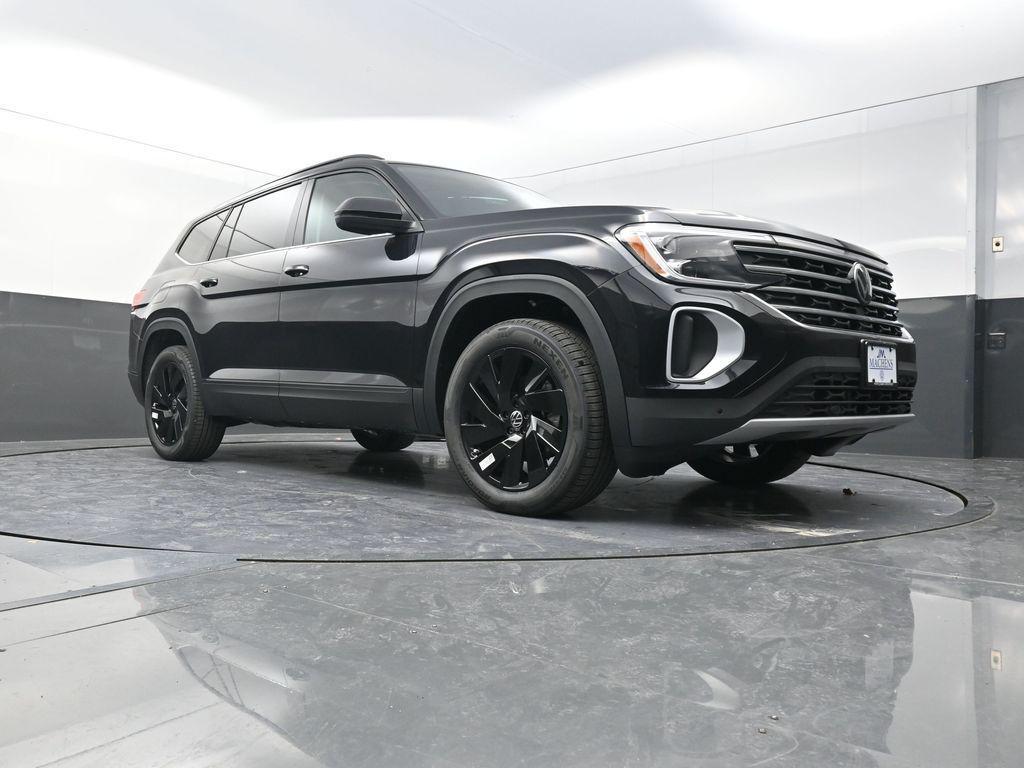 new 2026 Volkswagen Atlas car, priced at $45,022