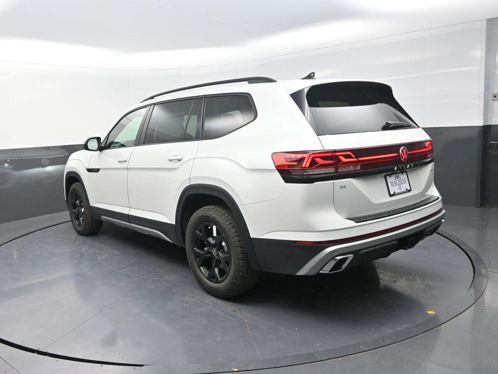 new 2026 Volkswagen Atlas car, priced at $46,264